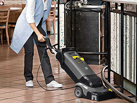 Fregadora de suelos Karcher Pro BR 30/4 C Retail - 3 en 1: lava, seca y aspira